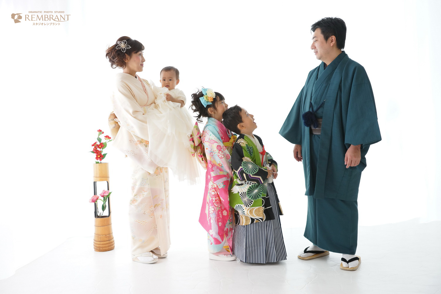 七五三の家族写真は 年賀状 にも使えます 京都のおしゃれな写真館 スタジオレンブラント