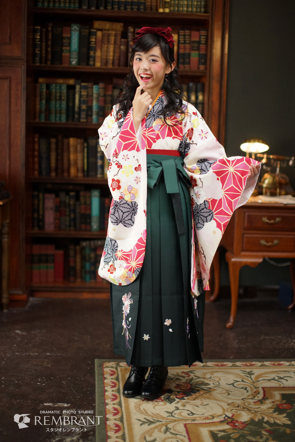 小学校卒業式に「袴で出席」は喜ばしいこと | 京都のおしゃれな写真館 [スタジオレンブラント]
