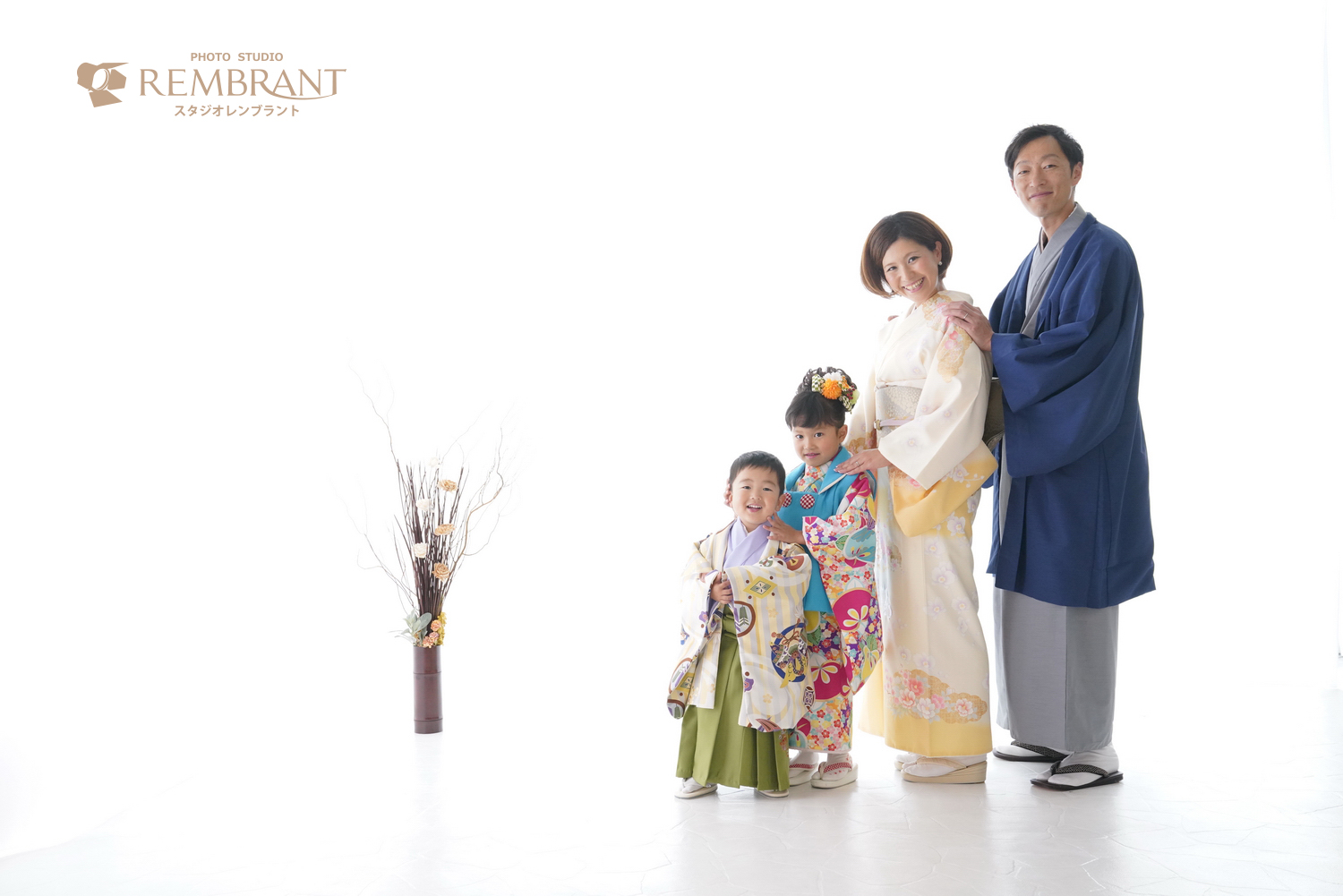 おしゃれで自然な家族写真 京都のおしゃれな写真館 スタジオレンブラント